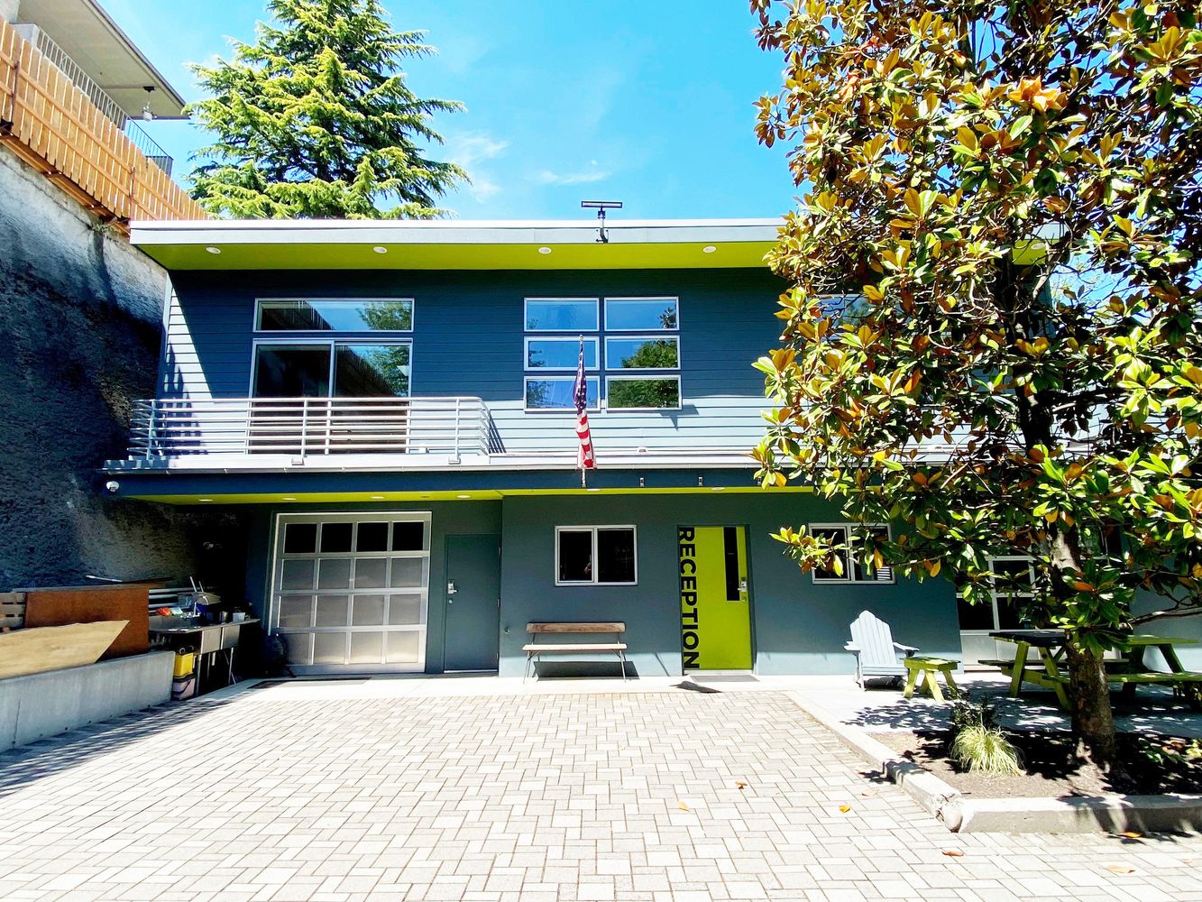 Lotus Building: 921 Aurora Ave N, Seattle, WA 98109